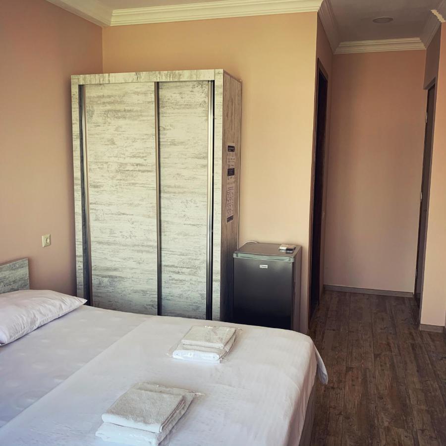 Hotel Crown Ureki Bagian luar foto