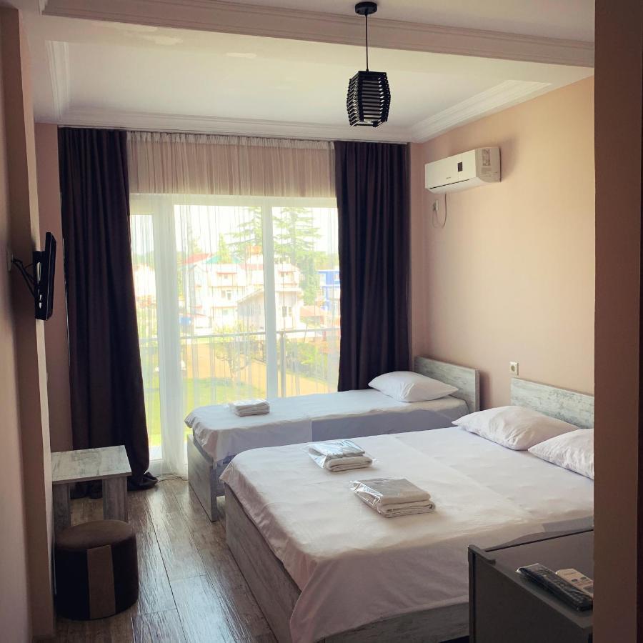 Hotel Crown Ureki Bagian luar foto